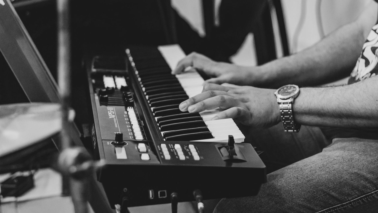 Fender CEO analog AI