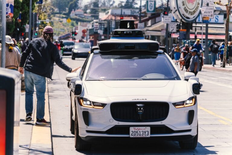 Judge Orders Waymo to Stop Overnight Charging in Santa Monica
