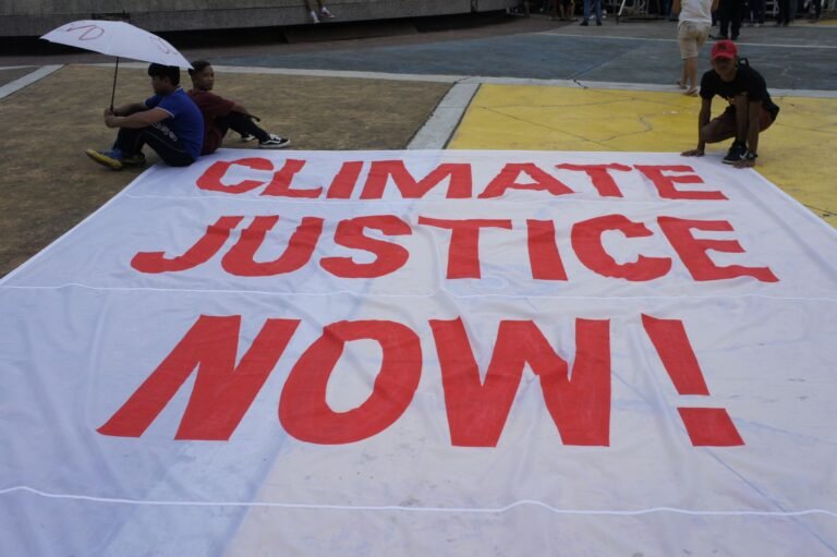 Trump’s Controversial Bid to Curb Citizen Lawsuits Against Polluters Trump’s Controversial Bid to Curb Citizen Lawsuits Against Polluters