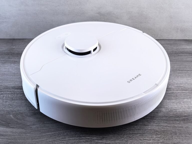 Shark PowerDetect Speed Review: Light and Powerful Vacuum Shark PowerDetect Speed Review: Light and Powerful Vacuum