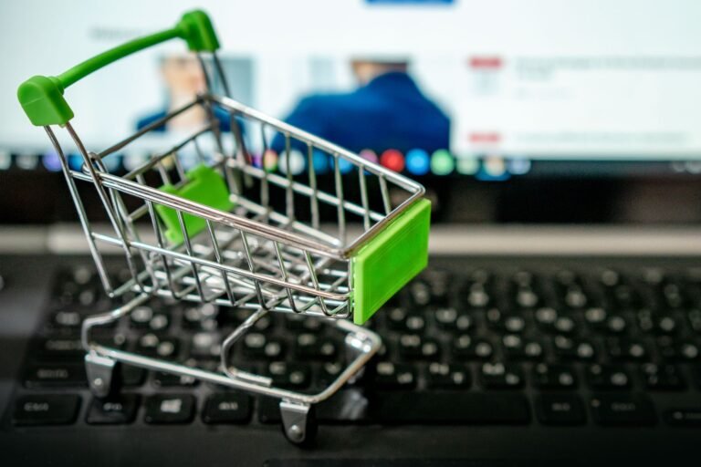 Ex-Spotify Employees Launch M AI for E-Commerce Ex-Spotify Employees Launch M AI for E-Commerce