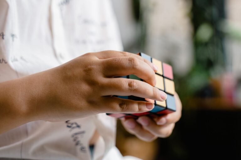 How a Robot Hand Can Master the Rubik’s Cube