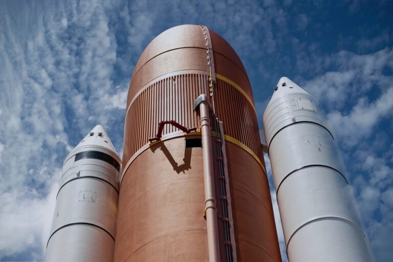 Europe Stuck on Space Launch Dilemma: Insights from Experts