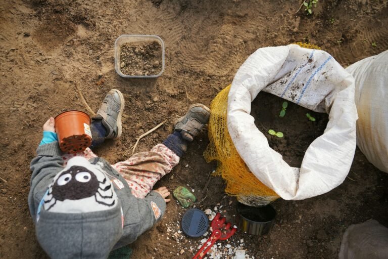 1,000 Citizens Bury Underpants for Soil Health Study